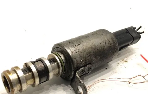 Peugeot 207 Camshaft position sensor V756665280
