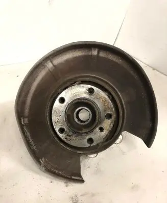 BMW 5 E60 E61 Front wheel hub C096533 T8504U