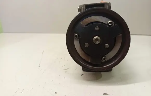 Volkswagen PASSAT B7 Air conditioning (A/C) compressor (pump) 5N0820803E