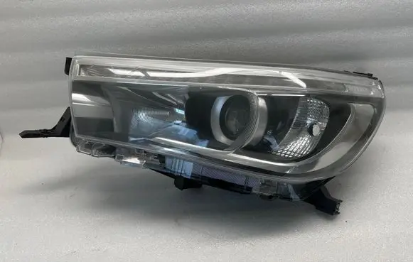 Toyota Hilux (AN120, AN130) Headlight/headlamp OK56 6431