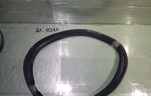 Front door rubber seal