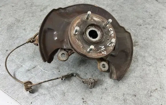 Honda CR-V Front wheel hub spindle knuckle