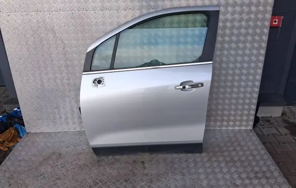 Chevrolet Trax Front door