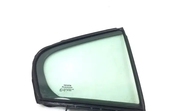 Toyota Avensis T270 Rear vent window glass 6812305090