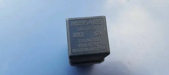 Mitsubishi Carisma Other relay 72TM200