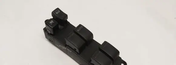 Nissan X-Trail T30 Electric window control switch