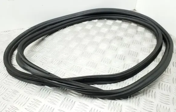 Volkswagen Golf VII Trunk rubber seal (body) 