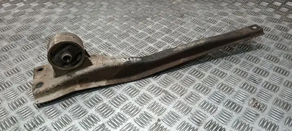 Jeep Patriot Engine mount bracket