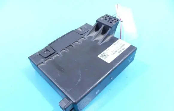 Toyota Avensis T270 Central body control module 88650-05241 IMPRK1239772