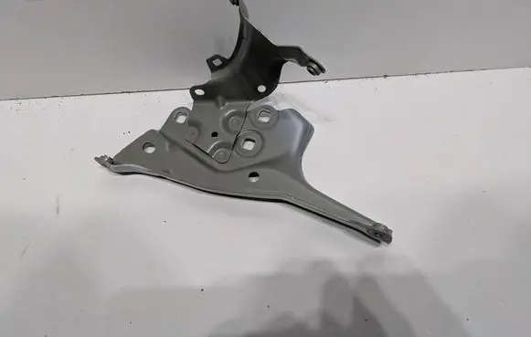 Skoda Superb B9 Fender mounting bracket 3P0821227