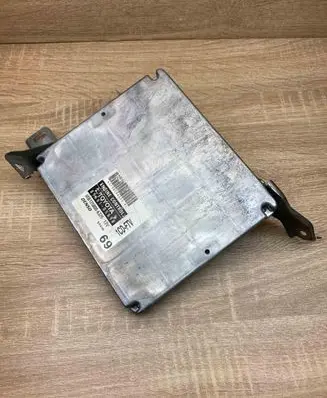 Toyota Avensis T250 Engine control unit/module ECU 8966105690 MB1758006325