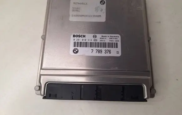 BMW 5 E39 Engine control unit/module 0281010314 7789376
