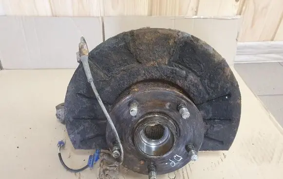 Suzuki Grand Vitara II Front wheel hub