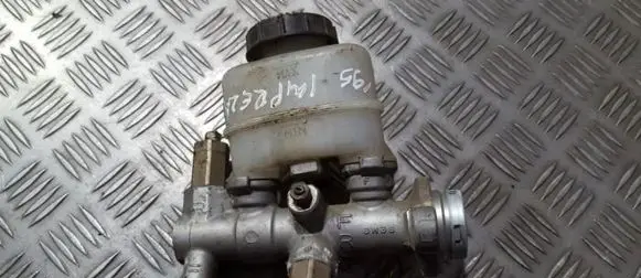 Subaru Impreza I Master brake cylinder bm38