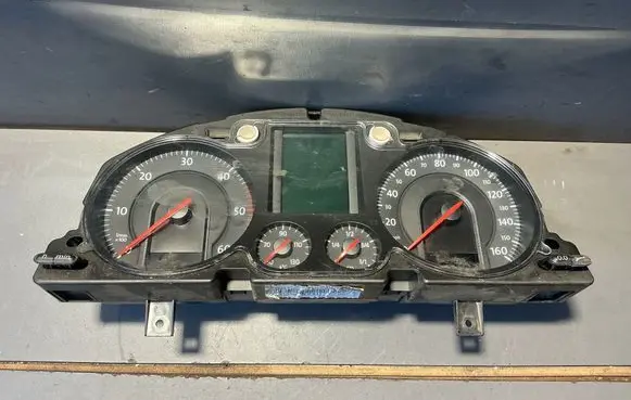Volkswagen PASSAT B6 Speedometer (instrument cluster) 3C0920971E