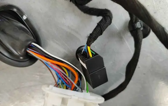 MG MG5 II Front door wiring loom 11076573