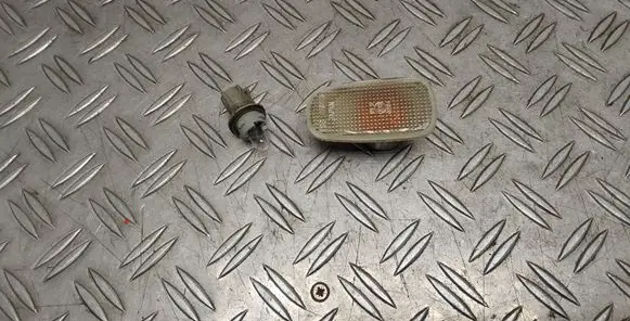 Toyota Prius (XW20) Front fender indicator light 