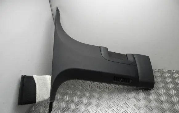 (B) pillar trim (bottom)