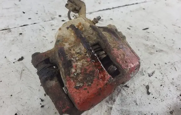 Volkswagen PASSAT B4 Front brake caliper