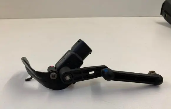 BMW X5 F15 Headlight/headlamp level sensor 6867646