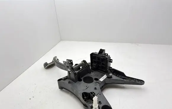 Volkswagen Touareg II Brake pedal 7P0723031AK 0084983 0084982