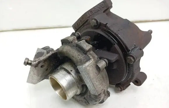 BMW 5 E60 E61 Turbo 7794820 GT1752V