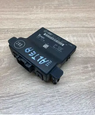 Volkswagen Golf V Gateway control module 1K0907530F 1K0907951