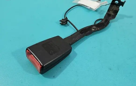 Volkswagen Golf VI Front seatbelt 1K4857756L IMPRK1520686