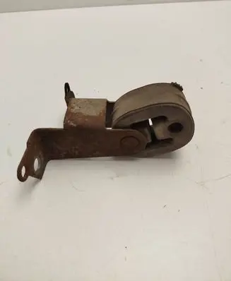 Audi A4 Allroad B8 Muffler mount bracket/holder 8D0253147G