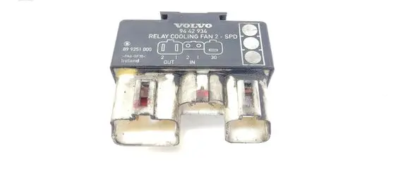 Volvo S70 V70 V70 XC Coolant fan relay 9442934