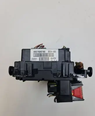 Peugeot 206 Fuse module 9657608780 10660522 BSMB3