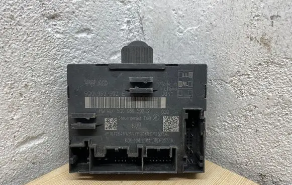 Volkswagen Golf VII Door control unit/module 5Q0959592E 5Q0959592B