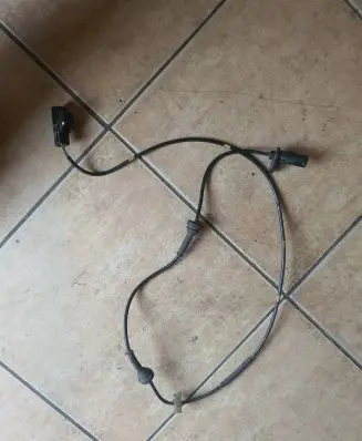 Volvo V70 ABS brake wheel speed sensor 9467580 D0715033