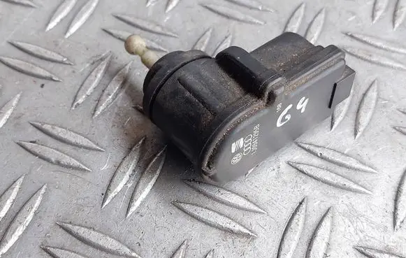 Volkswagen Golf IV Headlight level adjustment motor 1J0941295B