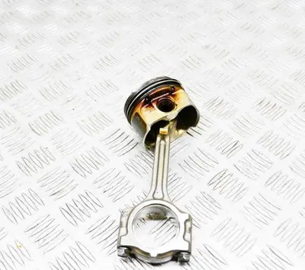 Nissan Qashqai Piston A305N