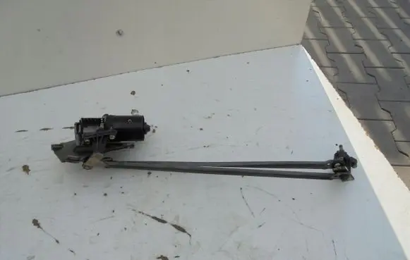 Volvo S40, V40 Front wiper linkage and motor