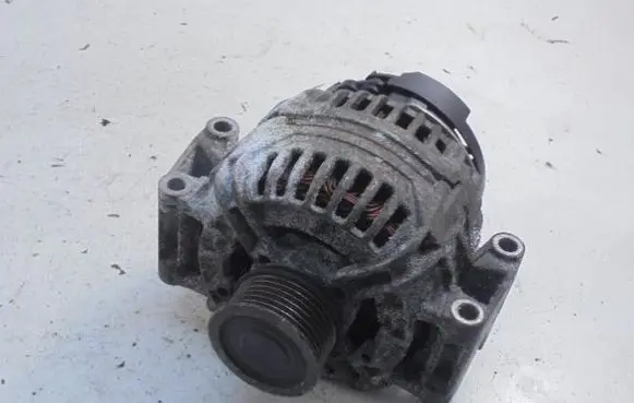 Volkswagen PASSAT B6 Generator/alternator 06B903016AB