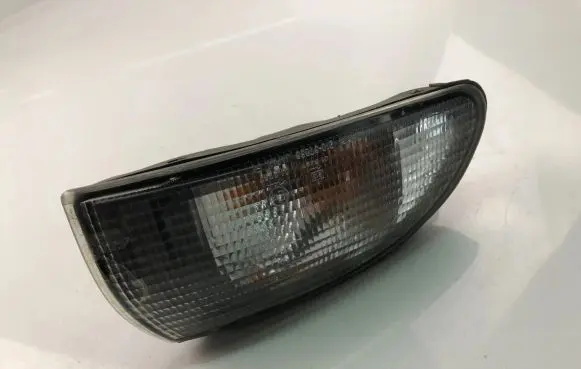 Mitsubishi Galant Front indicator light 21037833