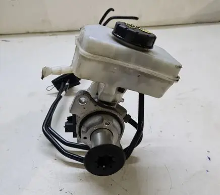 Volkswagen Touareg II Master brake cylinder 7P0611303A 5N0945459A