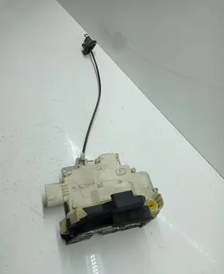 Audi A4 S4 B7 8E 8H Front door lock