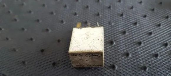 Ford Mondeo MK I Other relay 13L028AA B47PG