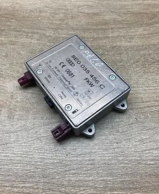 Audi A4 S4 B7 8E 8H Aerial antenna amplifier 8E0035456C