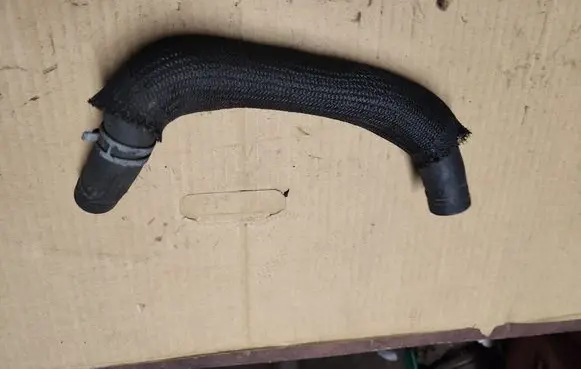Chrysler PT Cruiser Engine coolant pipe/hose 