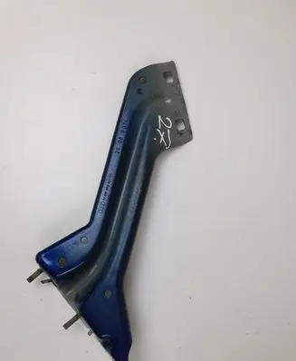 Audi Q5 SQ5 Fender mounting bracket 8R0821135