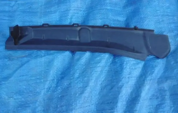 Mercedes-Benz CL C216 Wiper trim A2168890525