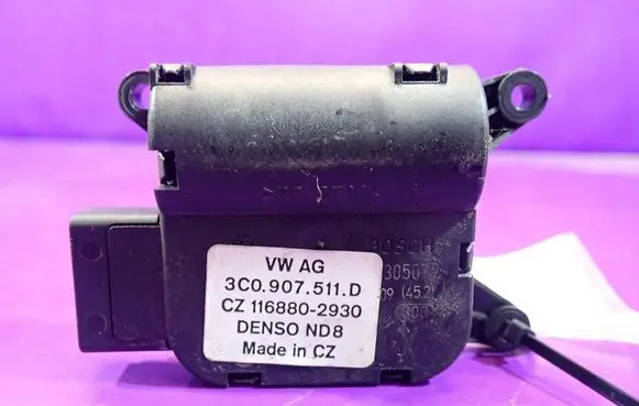 Volkswagen PASSAT B6 A/C air flow flap actuator/motor 