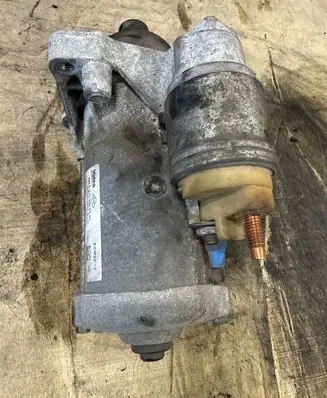 Nissan NV400 Starter motor 233003581R A4709060400