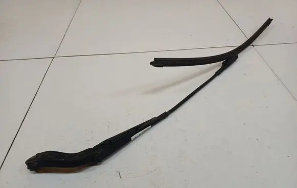 Mercedes-Benz A W169 Front wiper blade arm 