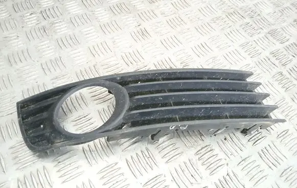 Audi A4 S4 B6 8E 8H Front bumper lower grill 8E0807682A