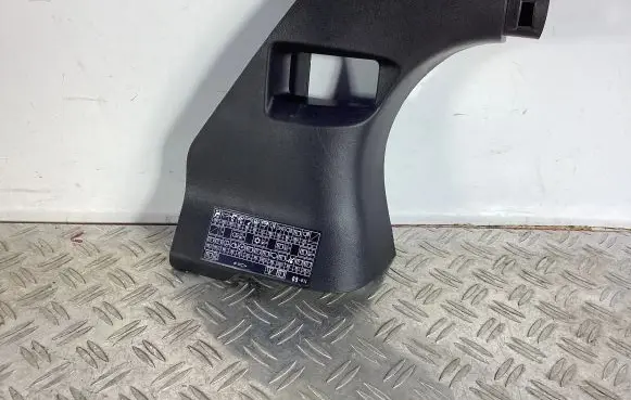 Foot area side trim